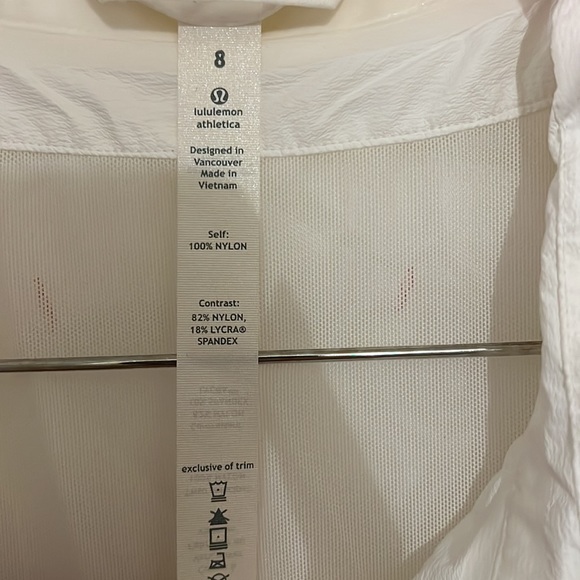 Lululemon lightweight cinch-waist jacket - Picture 3 of 3